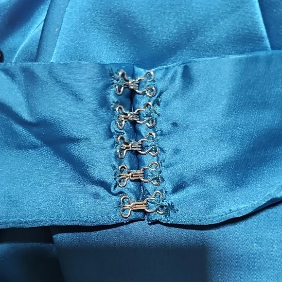 Superdown Vibrant Blue Halter Tank Top - Picture 4 of 4